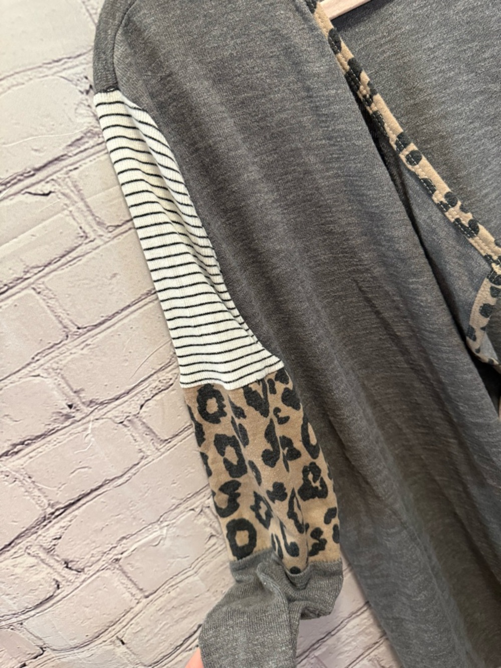 Women's Gray Open-Front Cardigan with Leopard-Trim Accent - Picture 2 of 7
